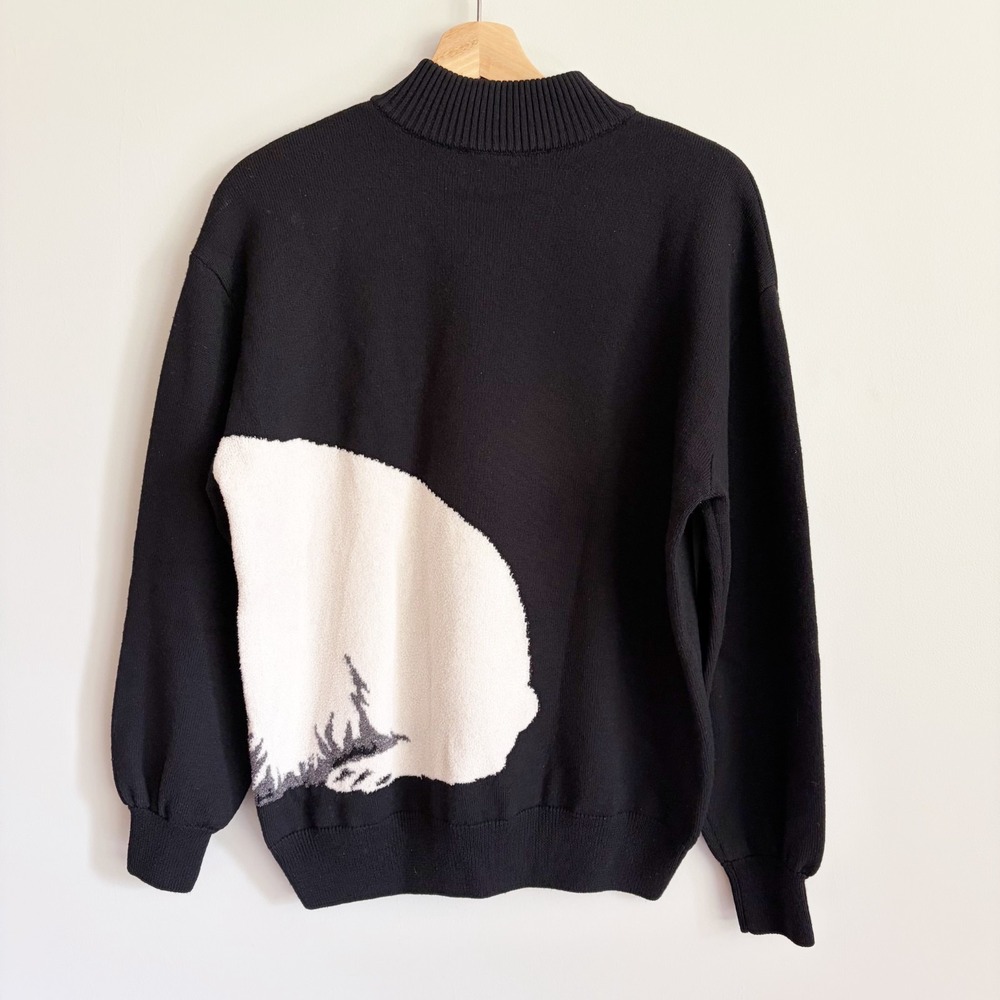St. John Sweater Size Medium Black Mock Neck Polar Bear Graphic Knit Pullover - Picture 8 of 13